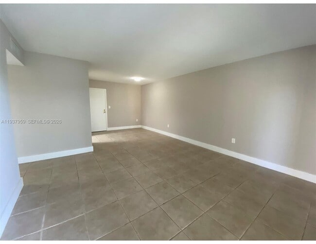 Photo - 10431 N Kendall Dr Unit D306