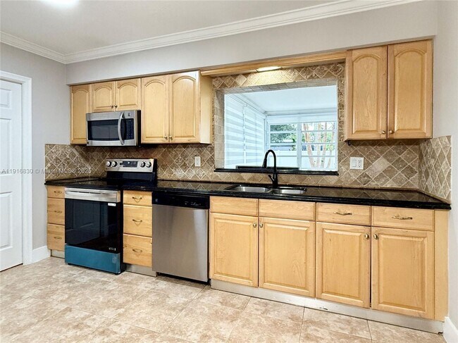 Photo - 216 SE 5th St