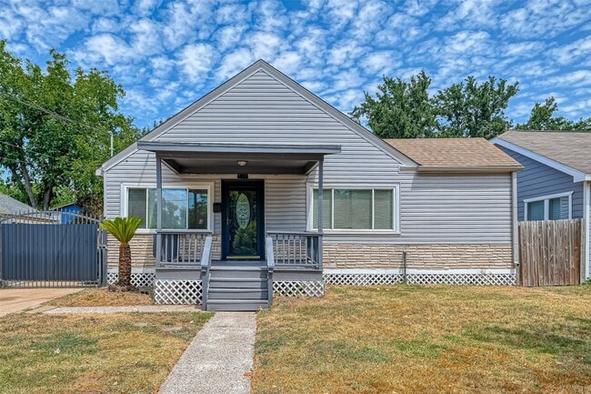 Photo - 817 Eleanor St