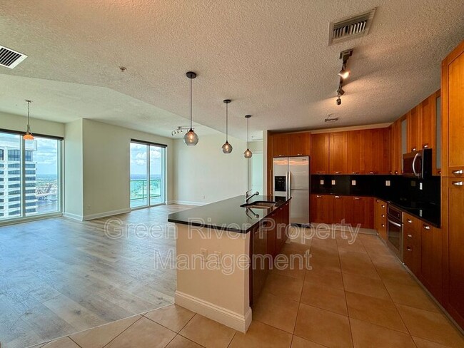 Building Photo - 1431 Riverplace Blvd