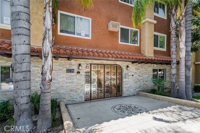 Building Photo - 3220 Altura Ave Unit 203 Rental
