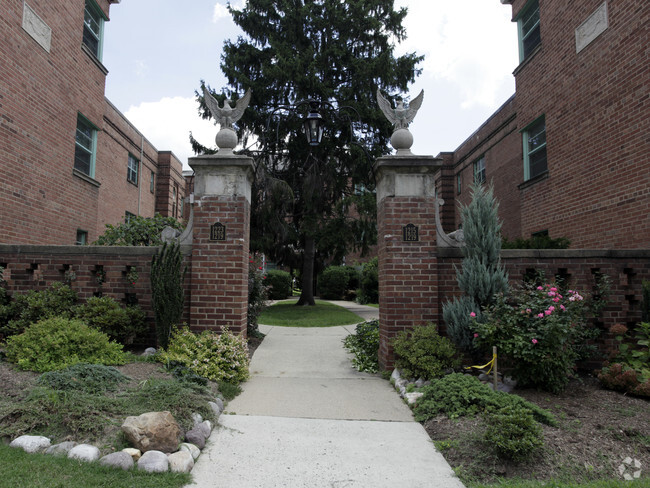 Photo - Wakefield Manor Apartments