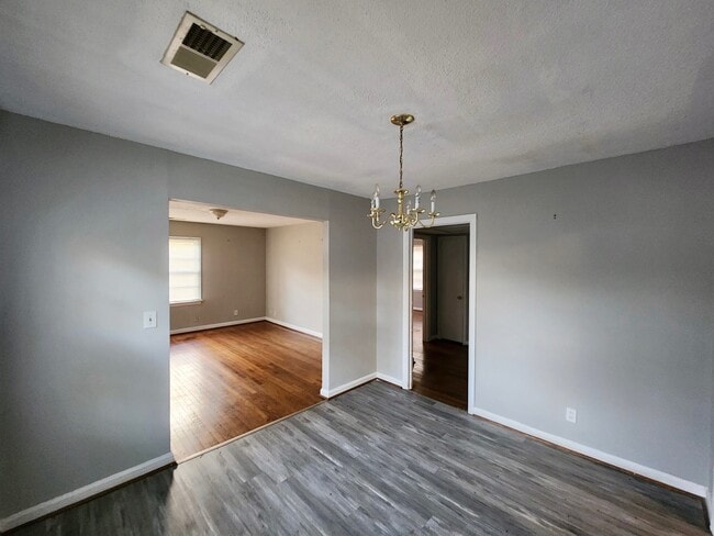 Photo - 120 Roebuck Dr