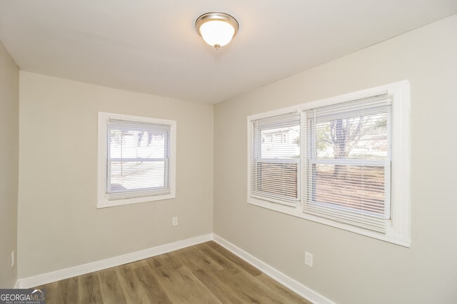 Photo - 667 Mitchell Dr