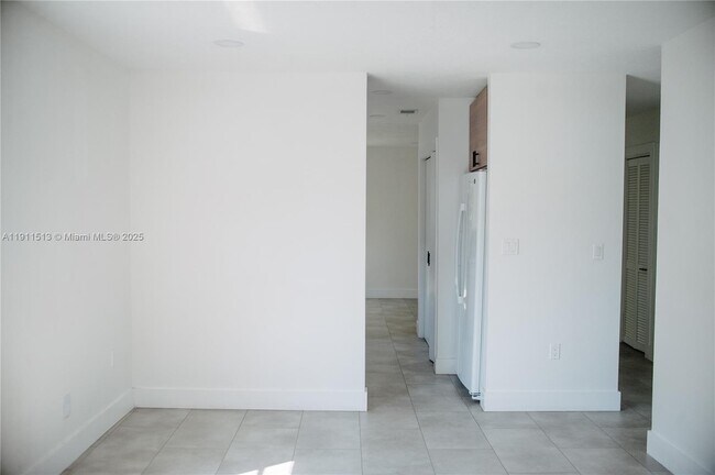 Photo - 20522 SW 92nd Pl Unidad 0