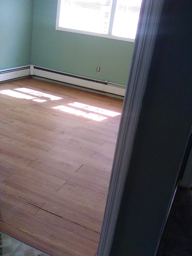 Photo - 573 Roosevelt Ave Unit apt 3