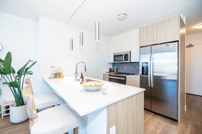 Photo - 350 N Canal St