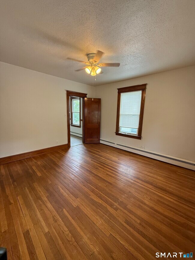 Photo - 192 Tudor St