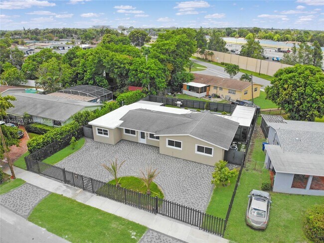 Photo - 801 NW 172nd Terrace