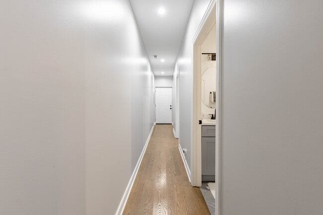 Photo - 4634 S Langley Ave Unit 1