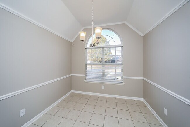 Photo - 1436 Siskin Dr