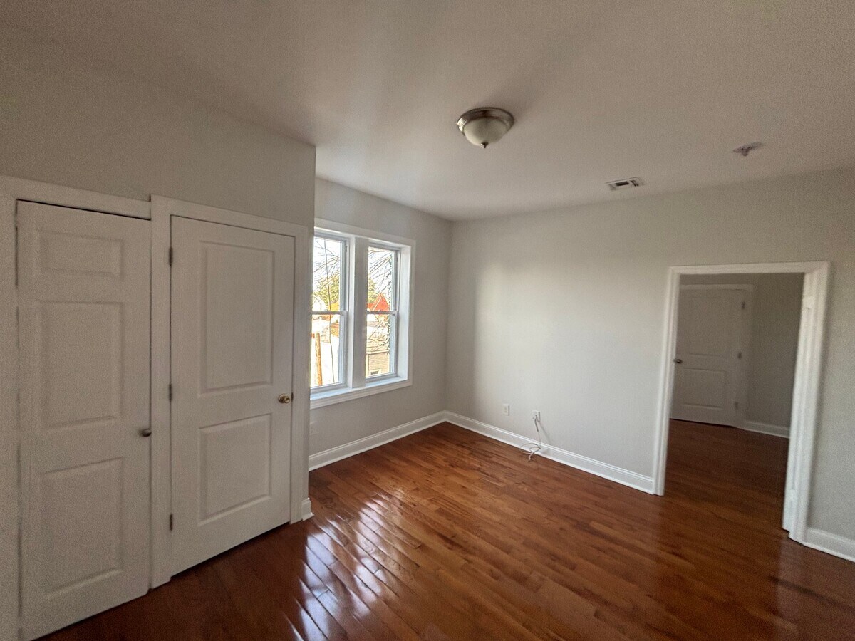 Photo - 162 Bergen Ave