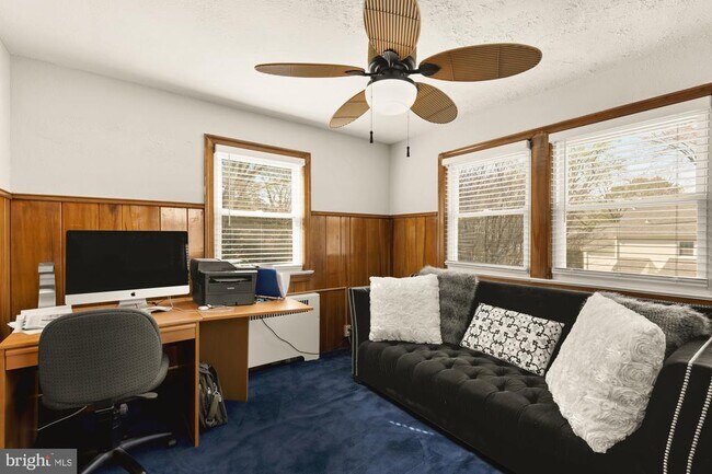 Photo - 7932 Orchid St NW