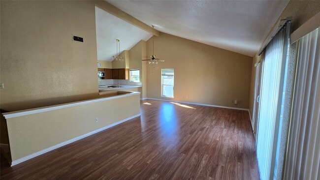 Photo - 135 April Point Dr N