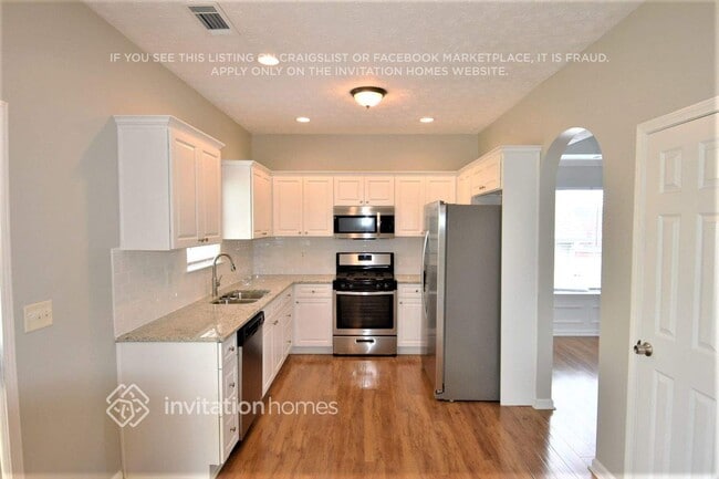 Photo - 541 Chaucer Way