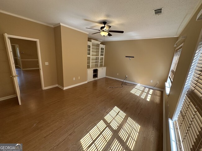 Photo - 650 Fairfield Dr