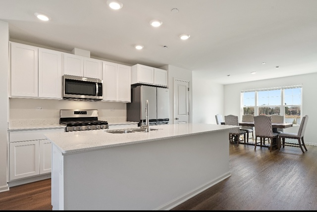 Building Photo - 6392 Roscommon Rd Rental
