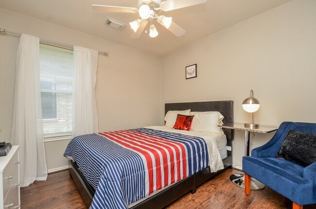 Building Photo - 24407 Pepperrell Pl St