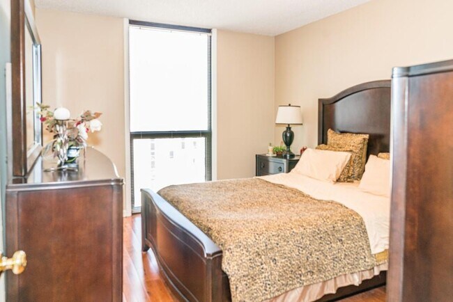 Photo - 1280 W Peachtree St NW Unit 2013