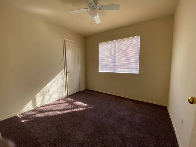 Photo - 1106 Greencroft St