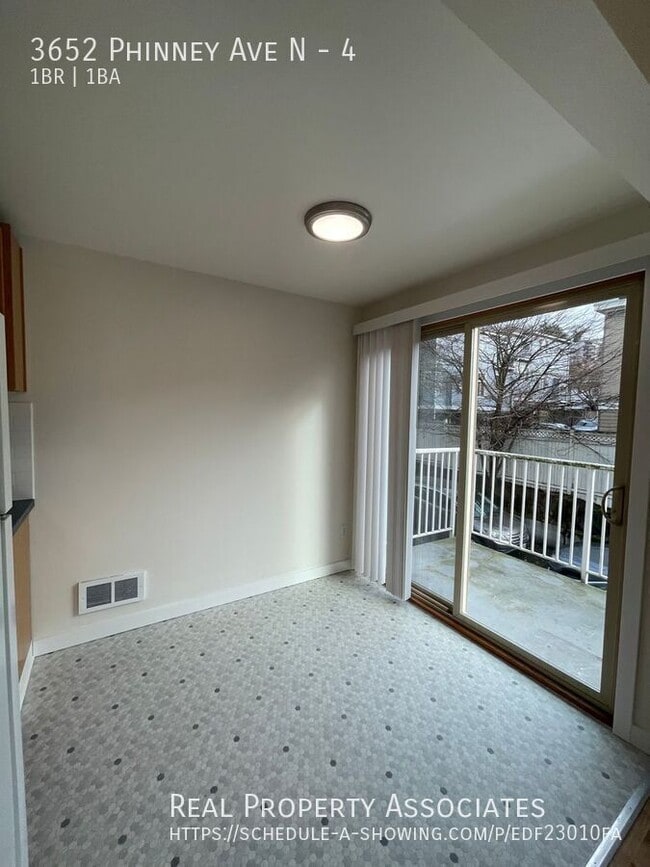 Photo - 3652 Phinney Ave N Unidad 4