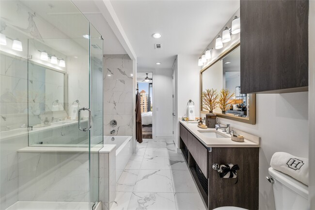 Photo - 2555 Turtle Creek Blvd Unit 517