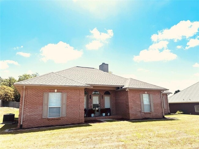 Building Photo - Available December!