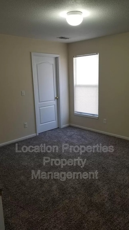 Photo - 315 Creekside Ct