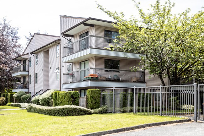 Building Photo - Eagle Ridge 1