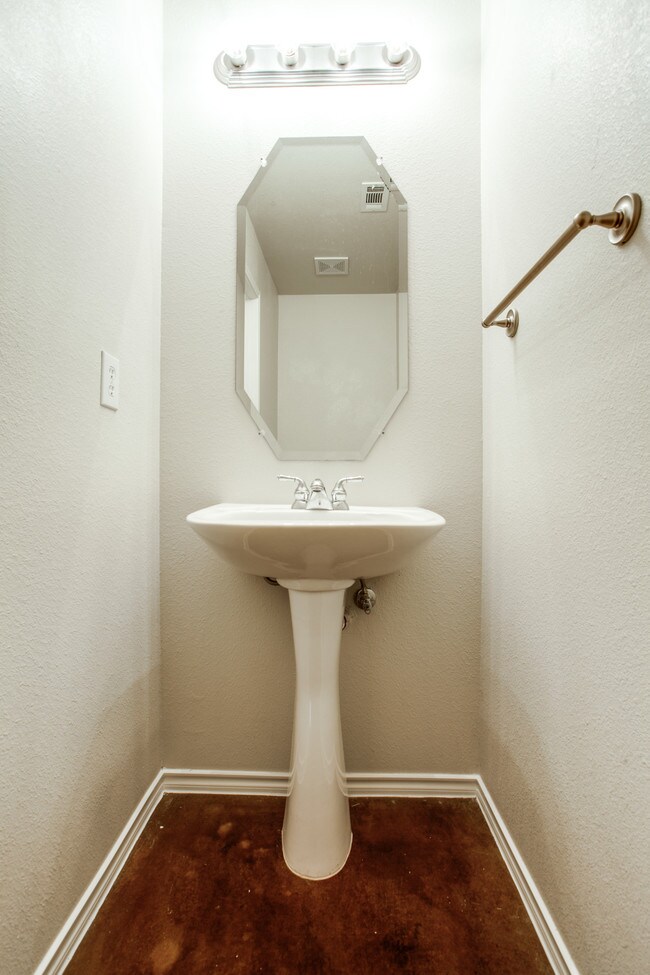 Photo - 3127 Waits Ave