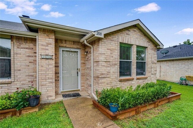 Photo - 208 Blazing Star Trail