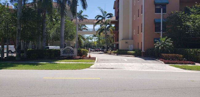 Photo - 1640 Presidential Way Condominio Unidad A201