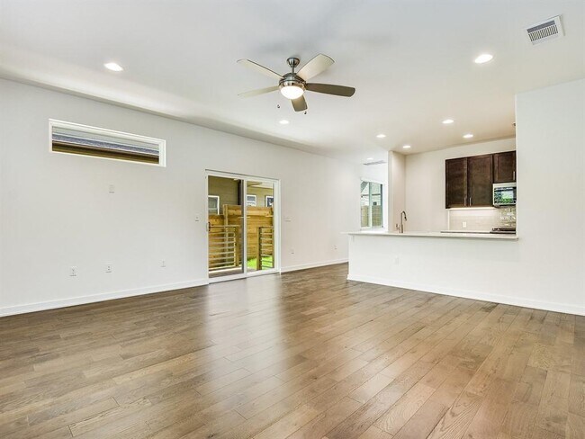 Photo - 6800 Menchaca Rd
