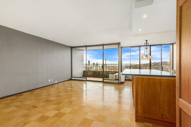 Photo - 601 Belmont Ave E Unit E5