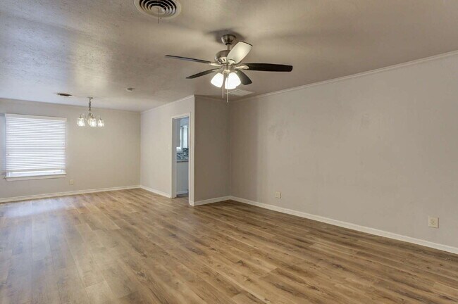 MOVE IN SPECIAL: FIRST FULL MONTH FREE