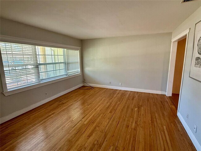 Photo - 4313 S Hubert Ave