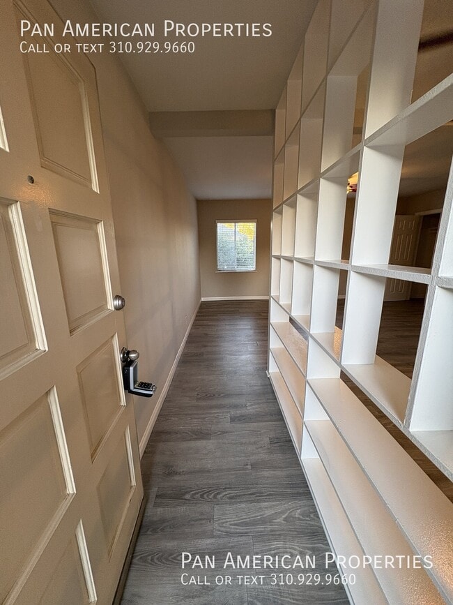 Building Photo - 335 S Los Robles Ave Unit L