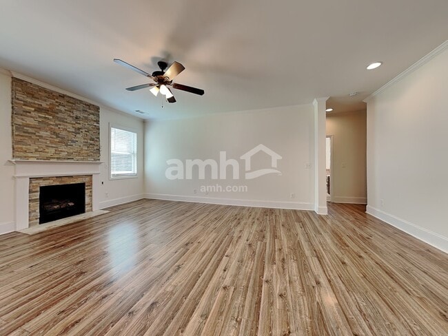 Photo - 4880 Roseman Trail