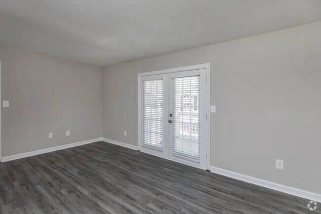 3 BR, 2 BA - 1300 SF