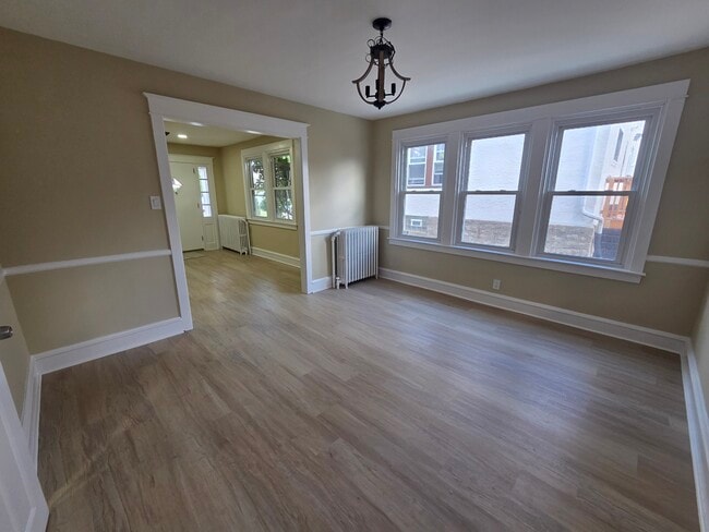 Photo - 2450 Mansfield Ave