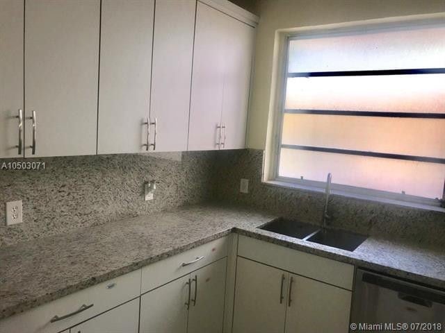 Photo - 3750 Sheridan Ave