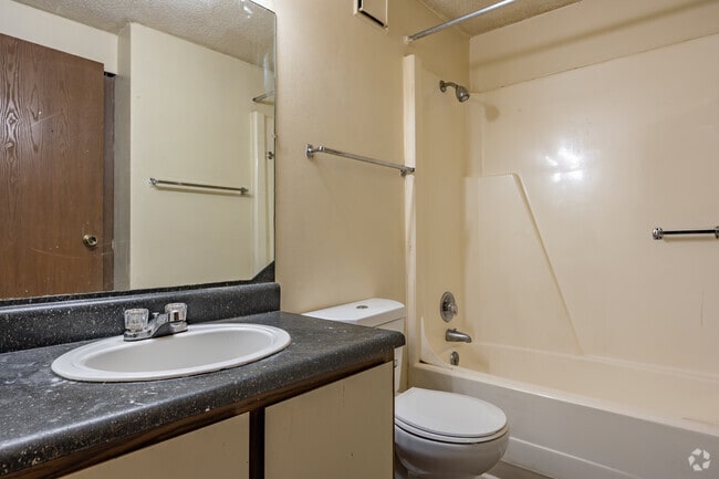 1BR, 1BA - 576SF