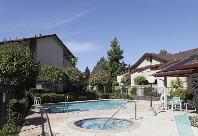 Photo - Muir Park Condos