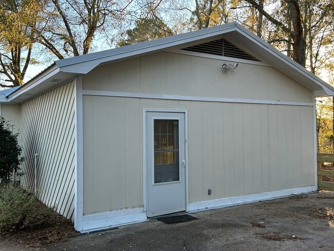 Photo - 108 Pinecrest Loop