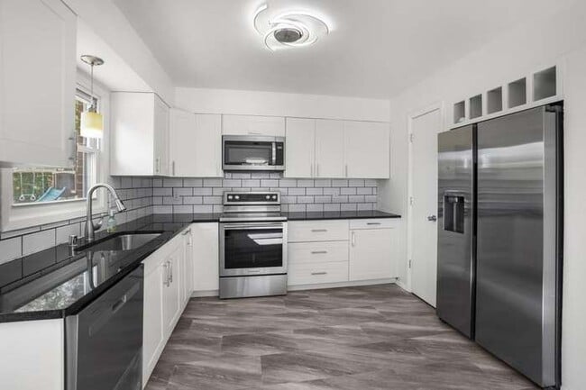 Photo - 1426 Josephine St