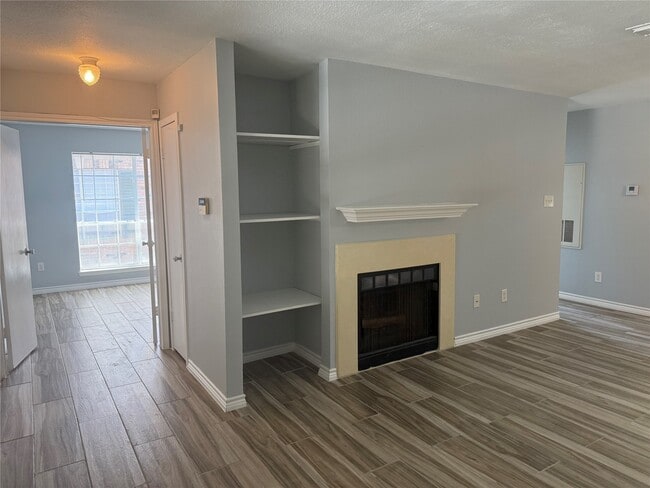 Building Photo - 2626 Holly Hall St Unit 604 Rental