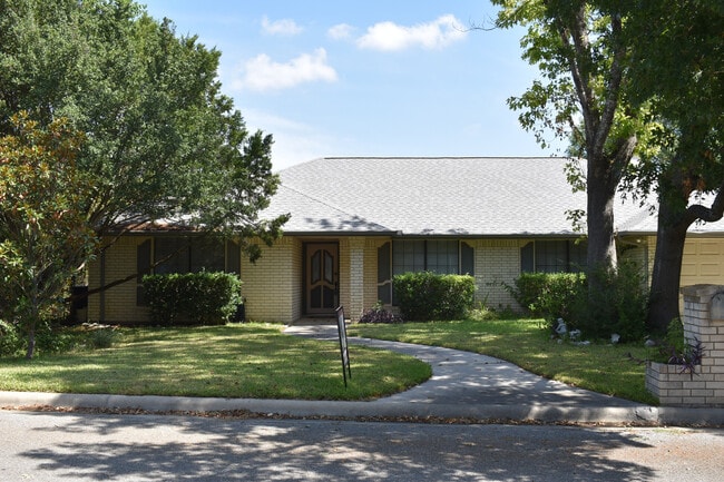 Building Photo - Beautiful Hilltop Home in Harker Heights! ...