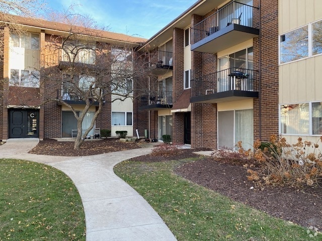 Building Photo - 5S100 Pebblewood Ln Unit D2 Rental