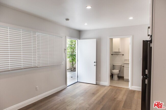 Photo - 1449 Butler Ave Unidad 1A