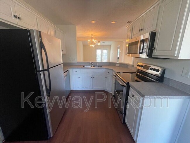 Photo - 189 Satomi Way